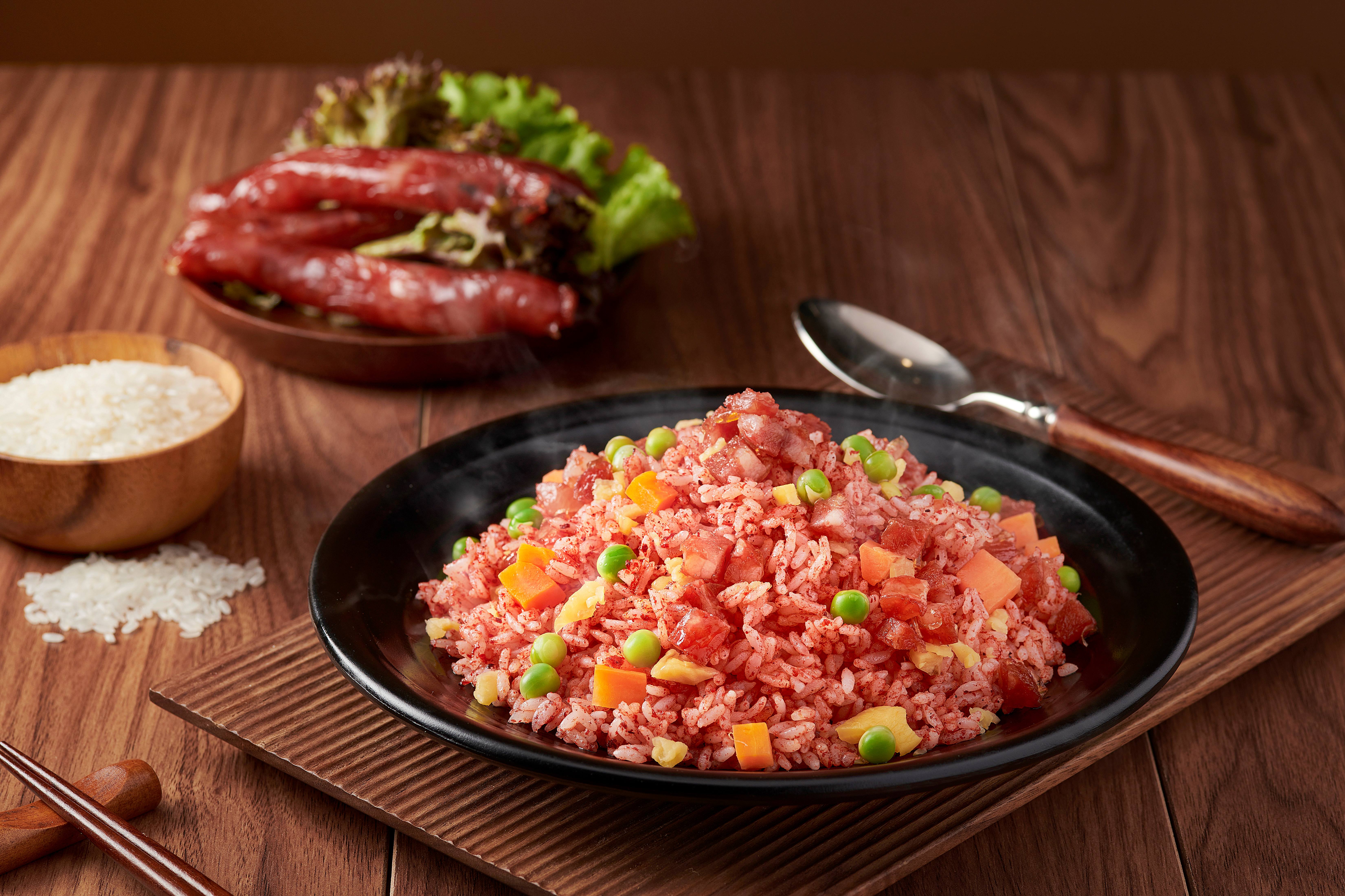紅糟臘腸炒飯